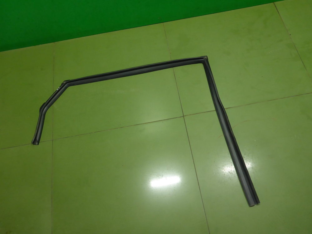 Уплотнитель стекла двери