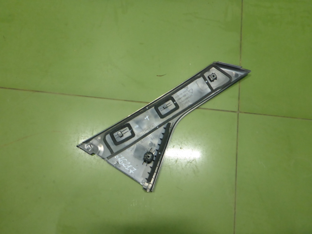 Накладка двери задней левой