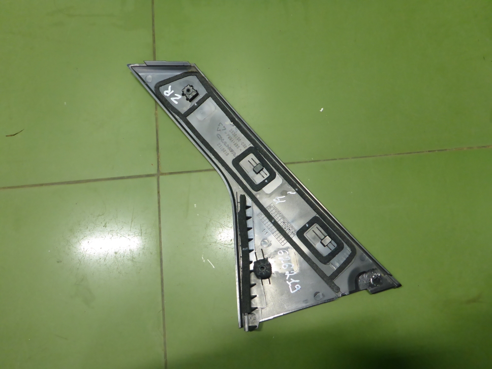 Накладка двери задней правой