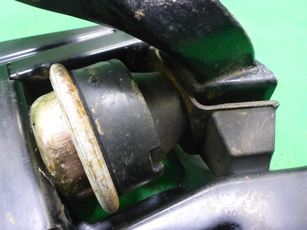 Опора двигателя правая