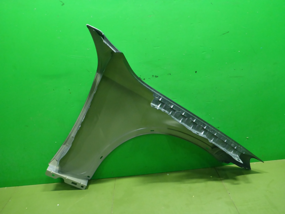 Крыло переднее левое