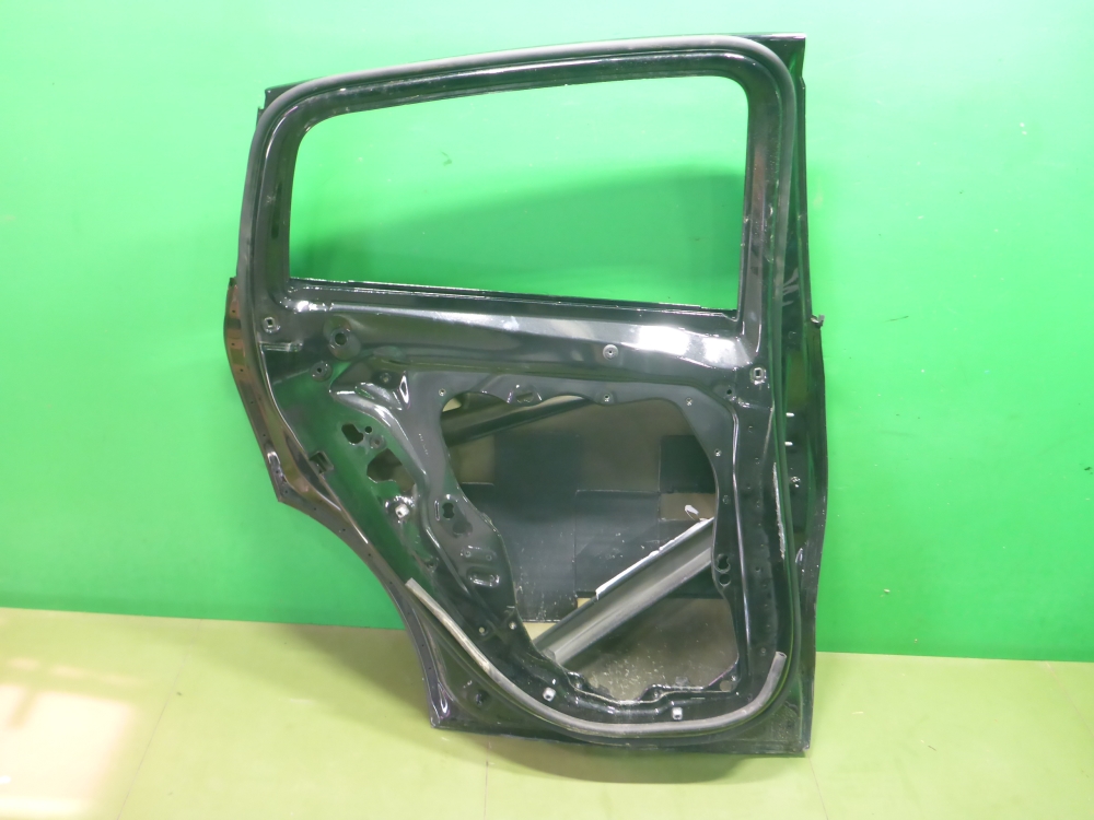 Дверь задняя левая