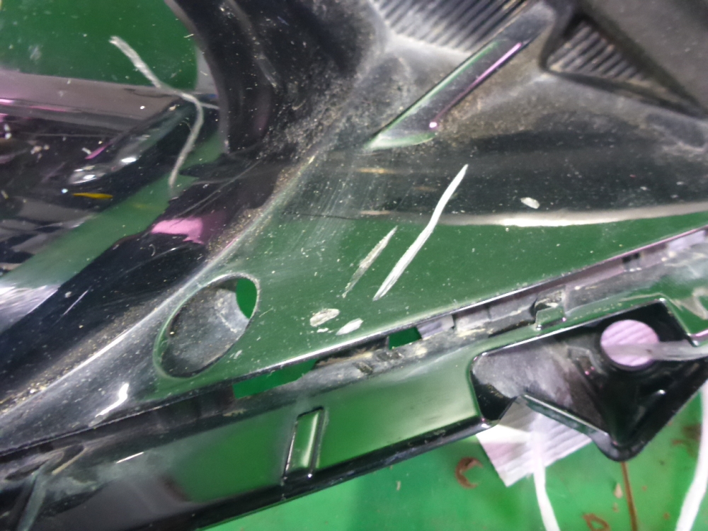 Рамка противотуманной фары левой