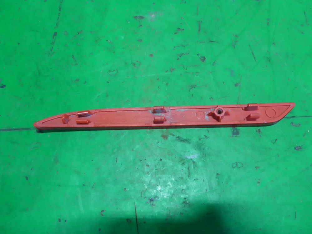 Отражатель в бампер задний правый