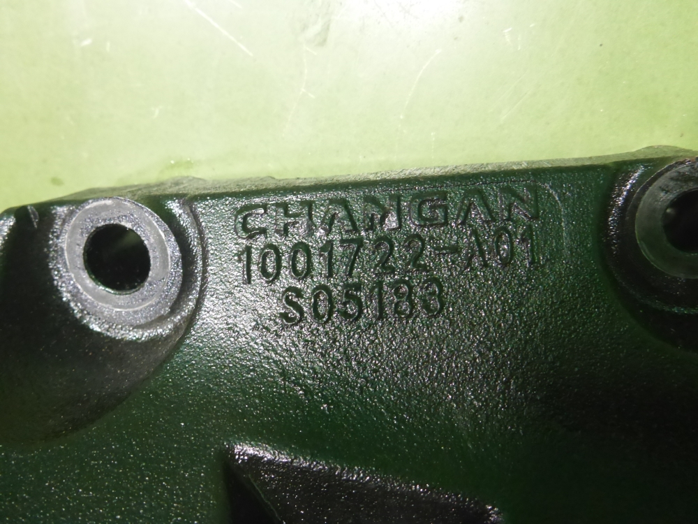 Кронштейн двигателя правый