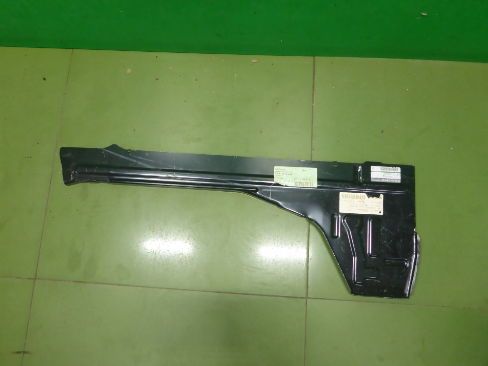 Кузовной элемент