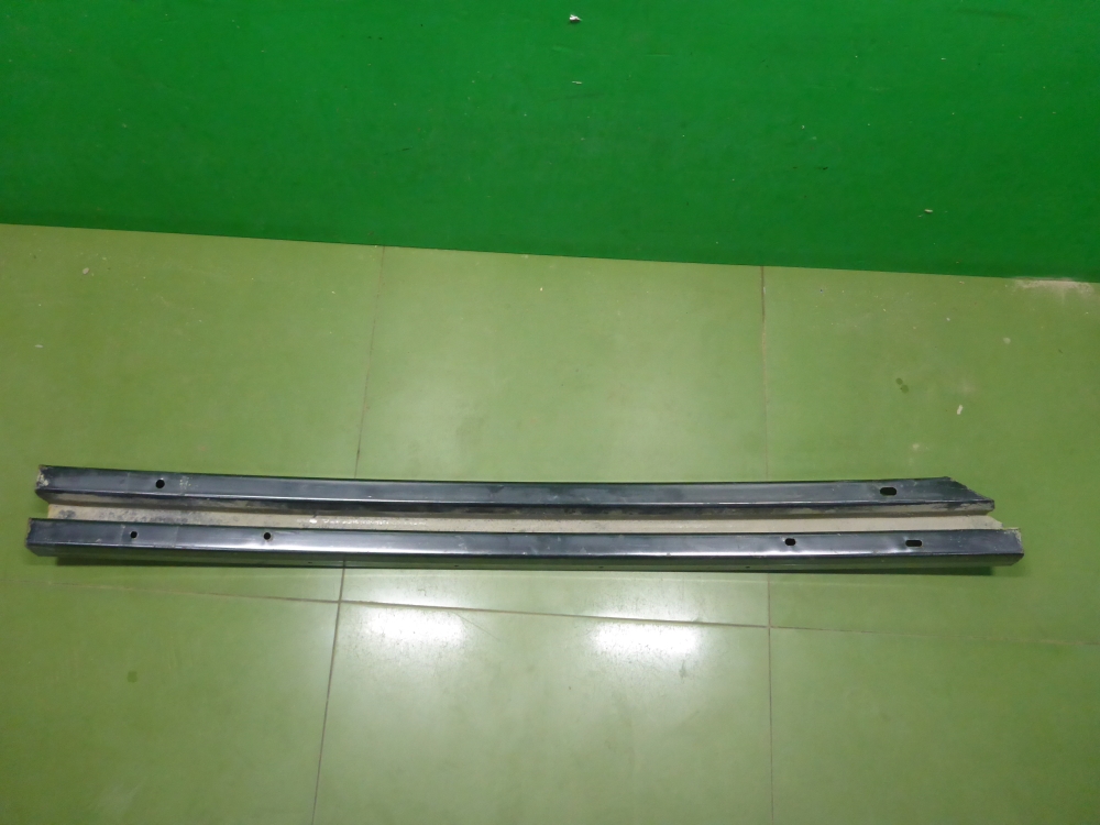 Усилитель заднего бампера