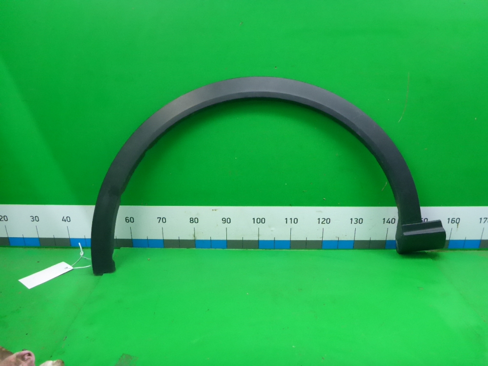 Накладка переднего крыла левого