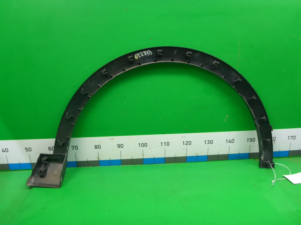 Накладка переднего крыла левого