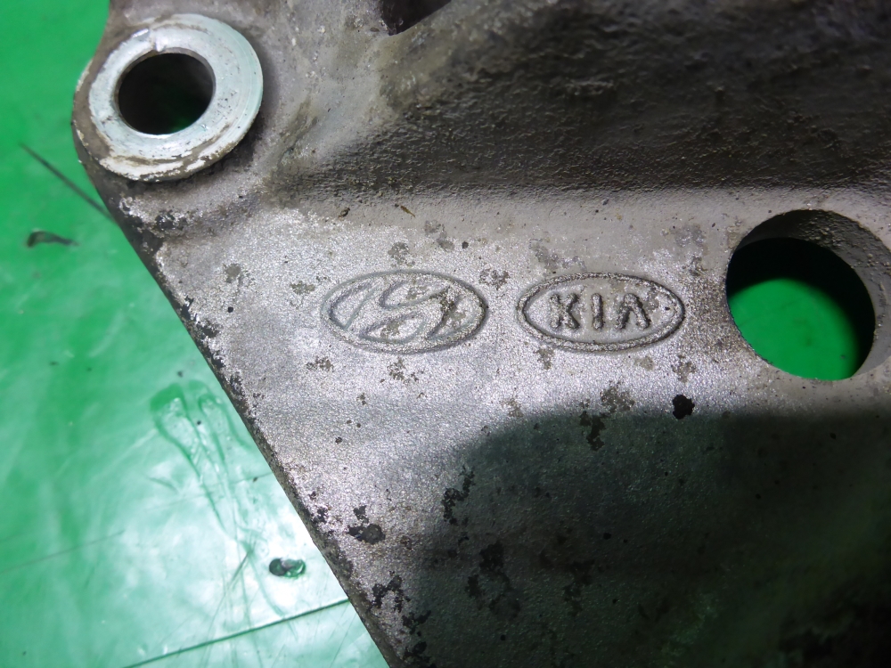 Кронштейн двигателя правый