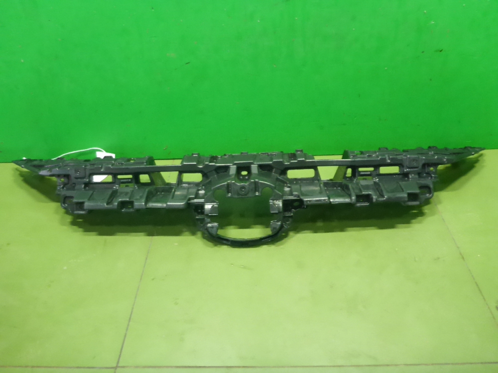 Кронштейн переднего бампера