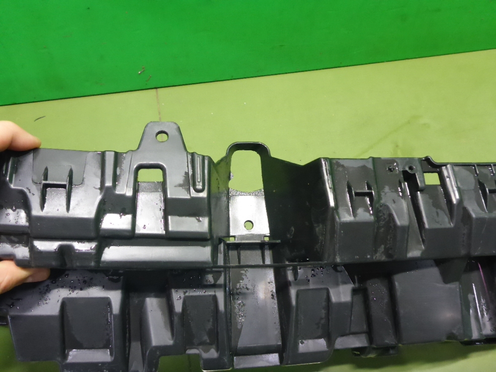 Кронштейн переднего бампера