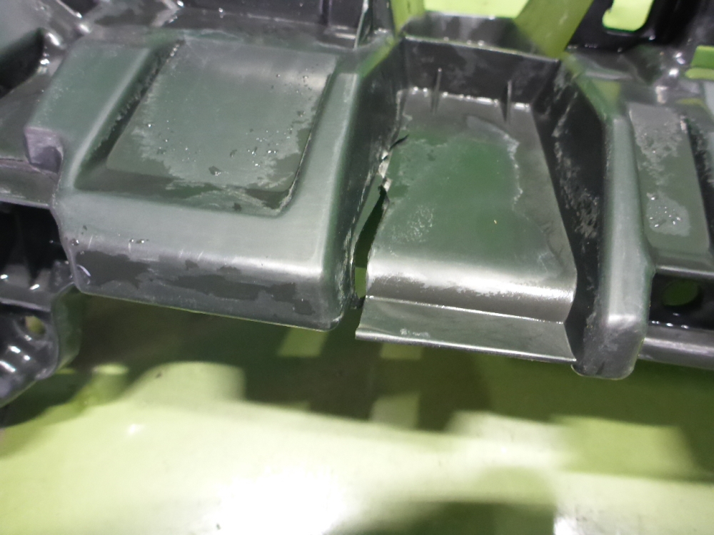 Кронштейн переднего бампера