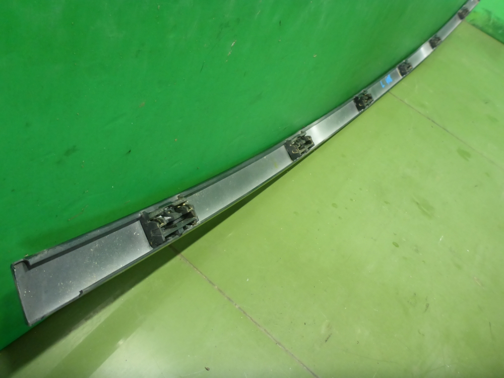 Молдинг крыши левый