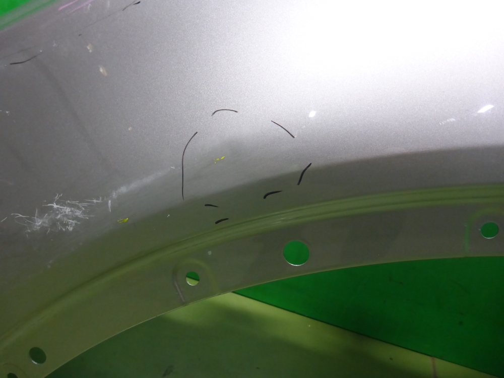 Крыло переднее левое