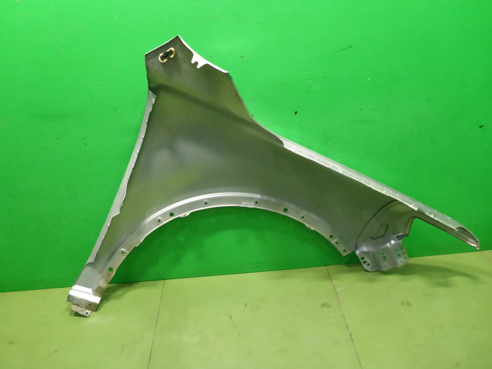 Крыло переднее левое