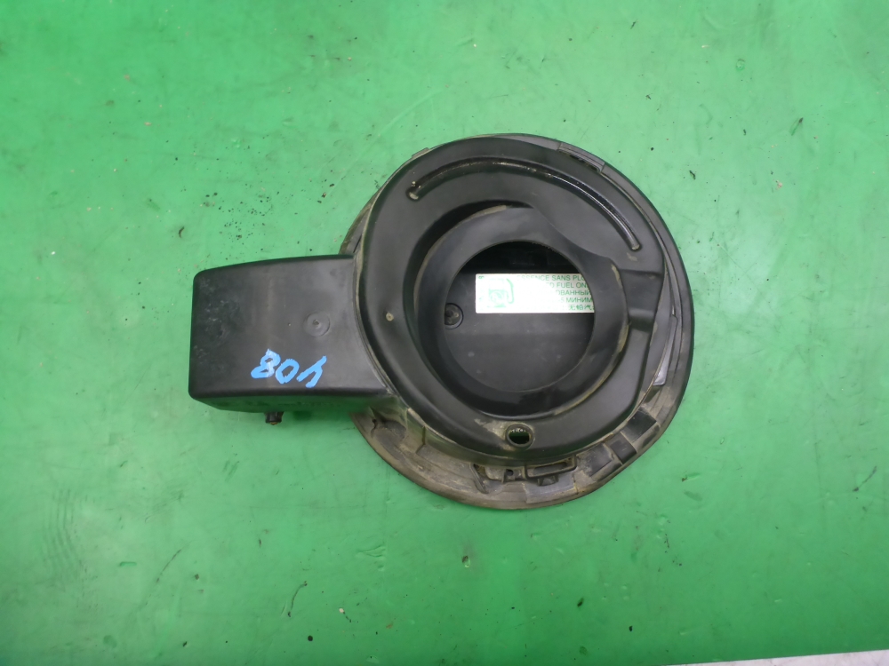 Лючок бензобака