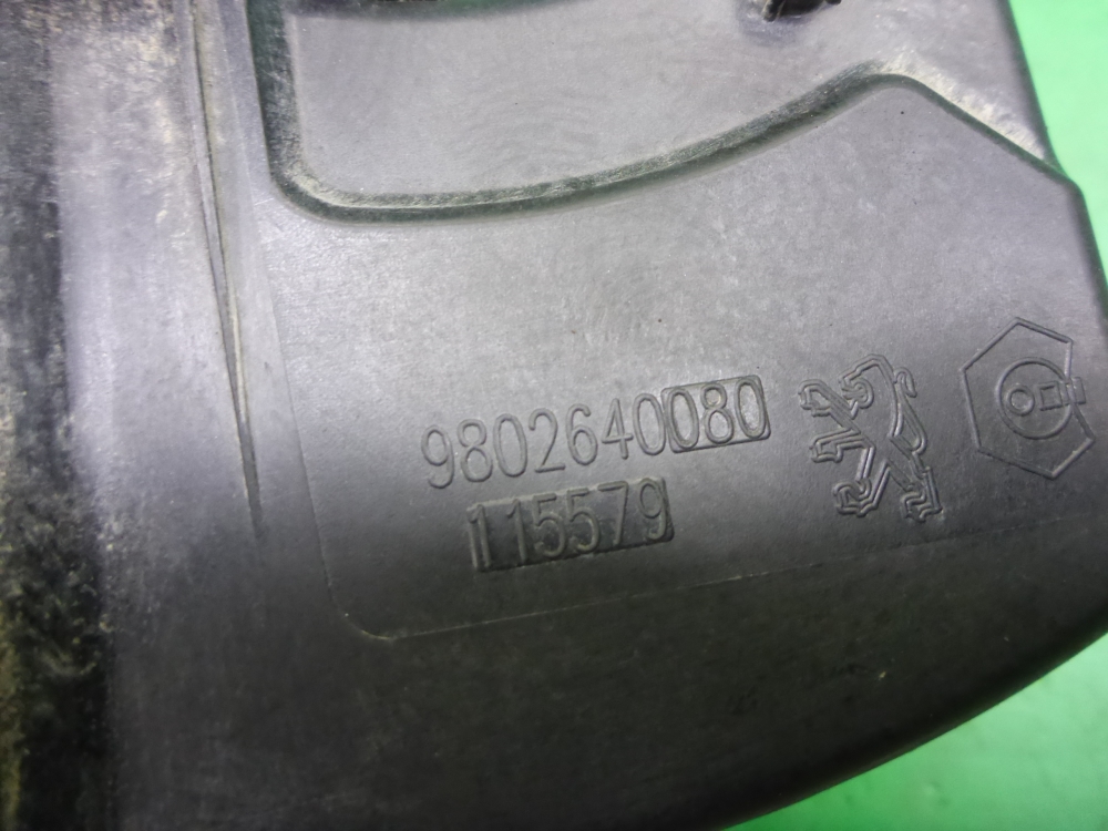 Лючок бензобака