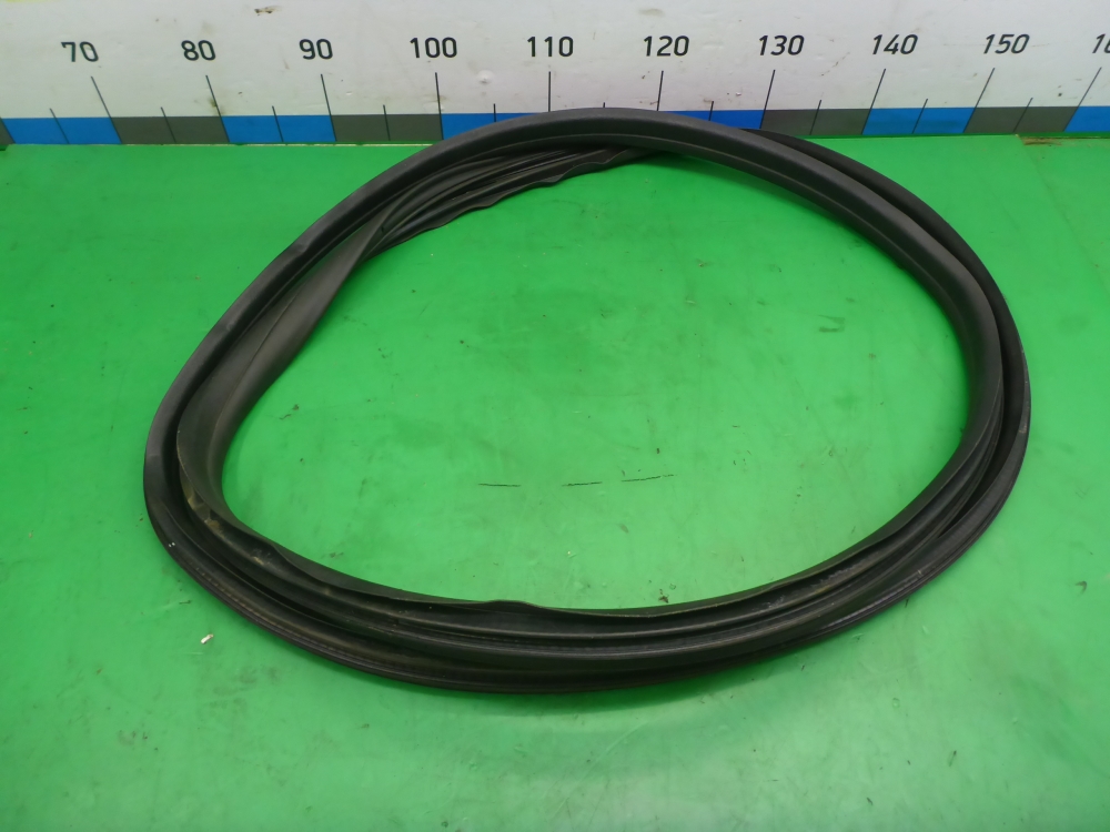 Уплотнитель двери