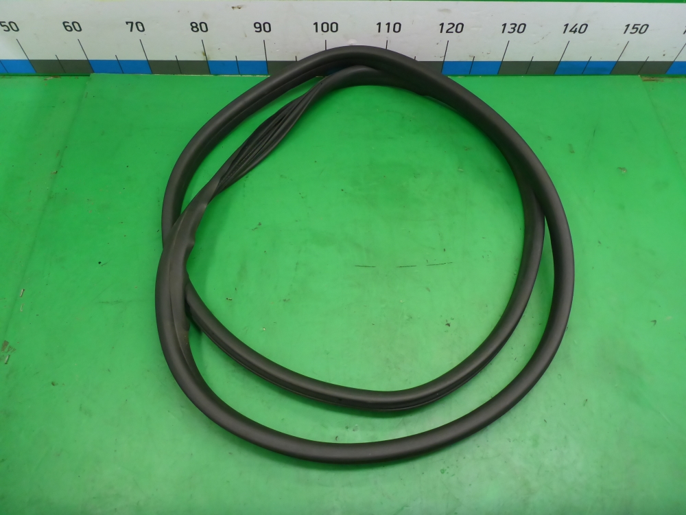 Уплотнитель двери