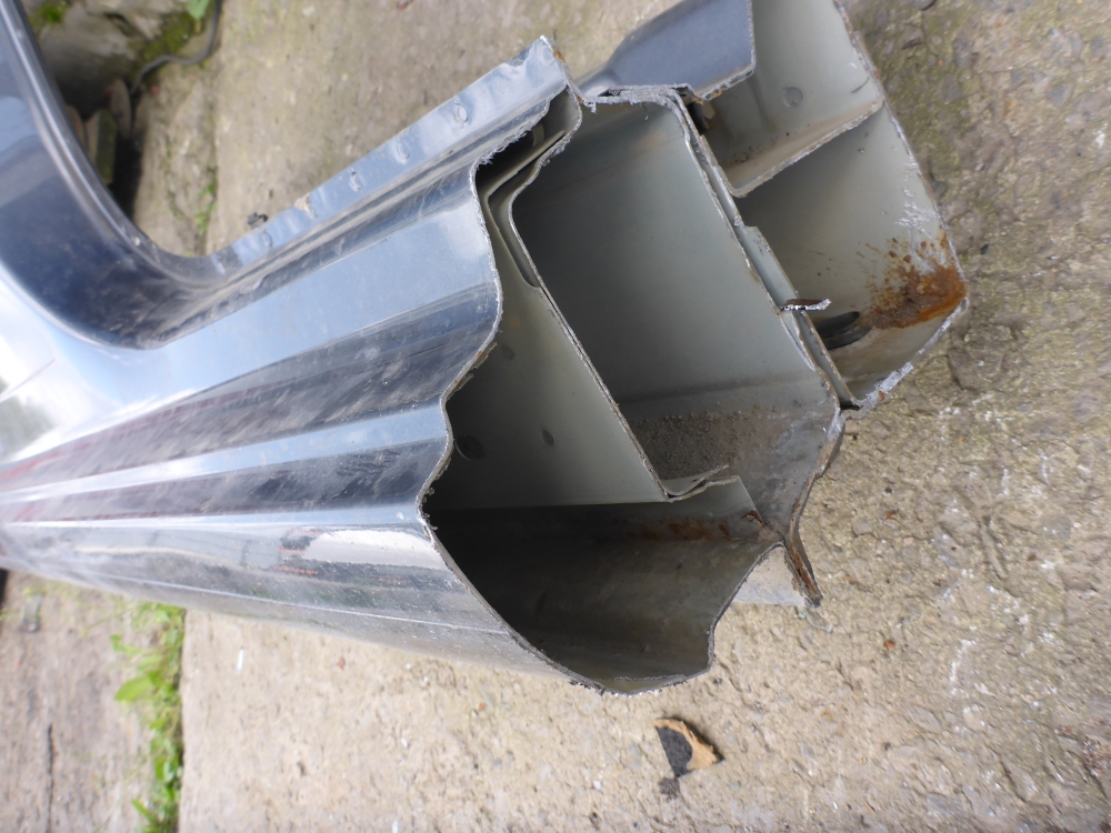 Порог со стойкой левый