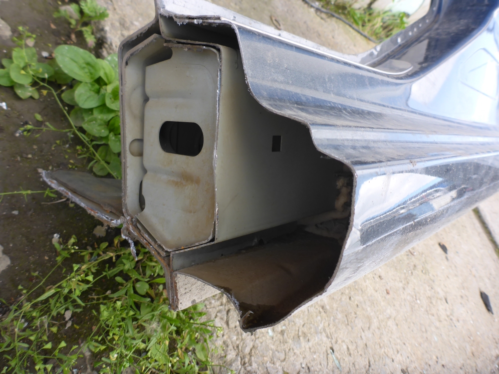 Порог со стойкой левый