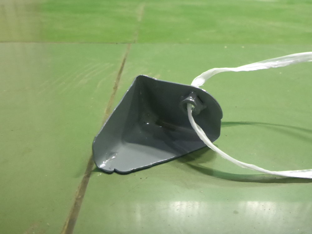 Кронштейн фар левый