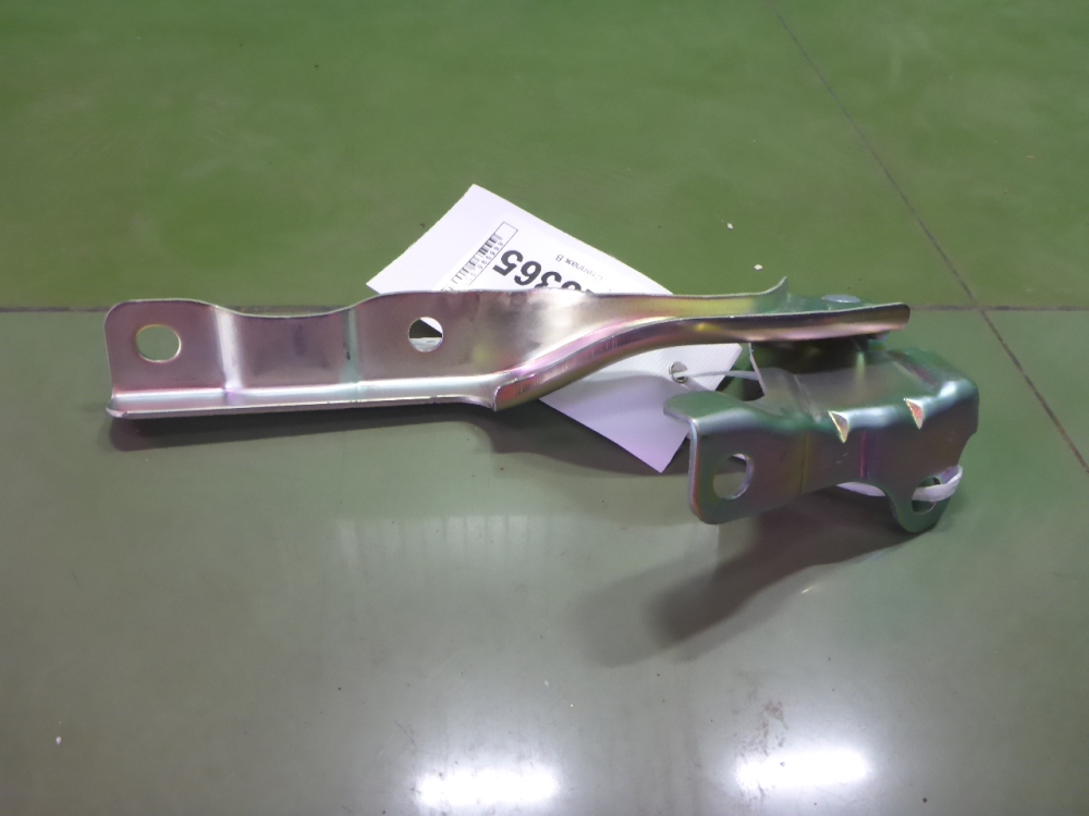 Петля капота левая