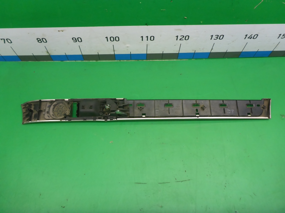 Ручка двери передней внутренняя левая