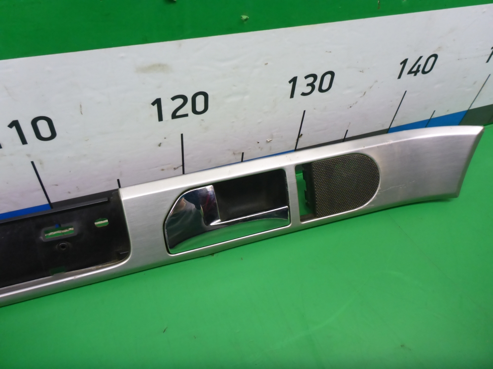 Ручка двери передней внутренняя левая