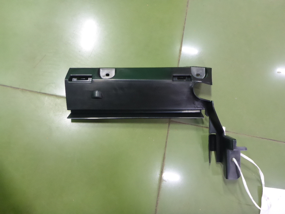 Воздуховод радиатора левый