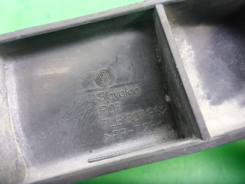 Кронштейн заднего бампера правый