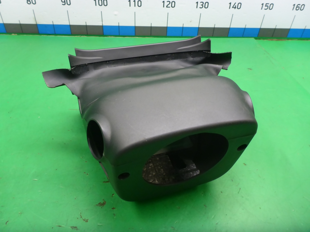 Кожух рулевой колонки