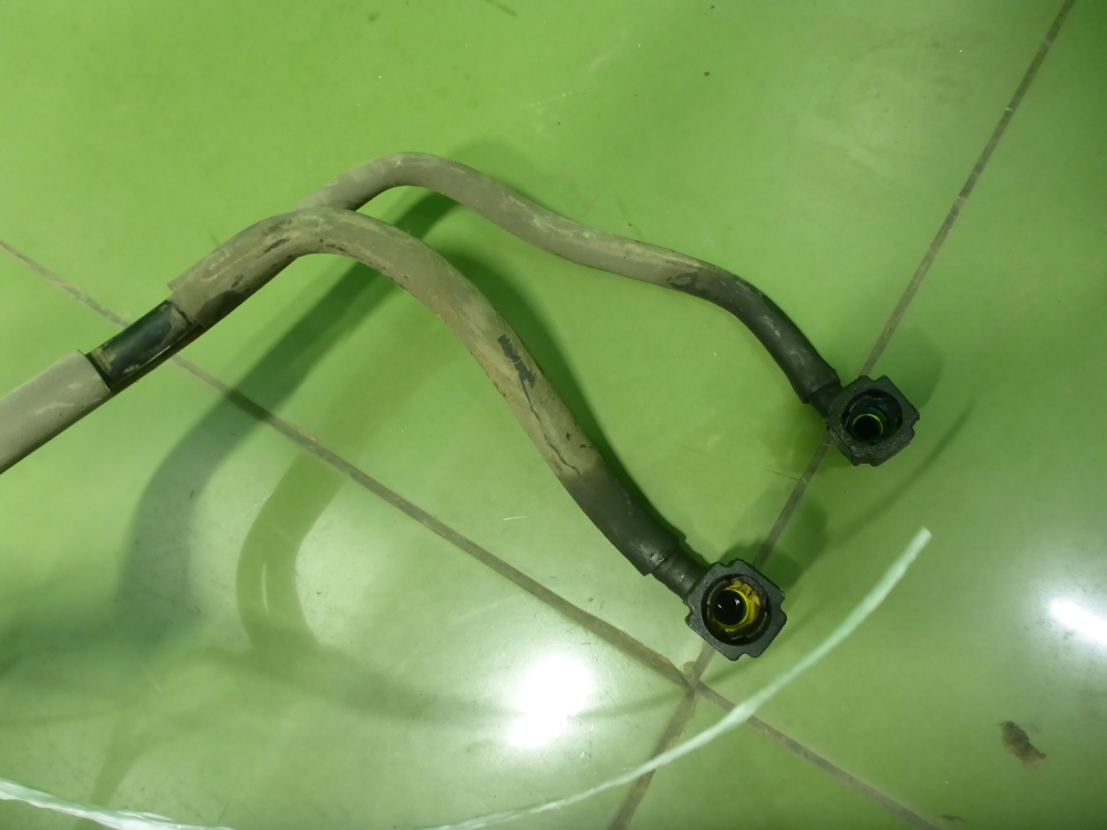 Трубка топливная