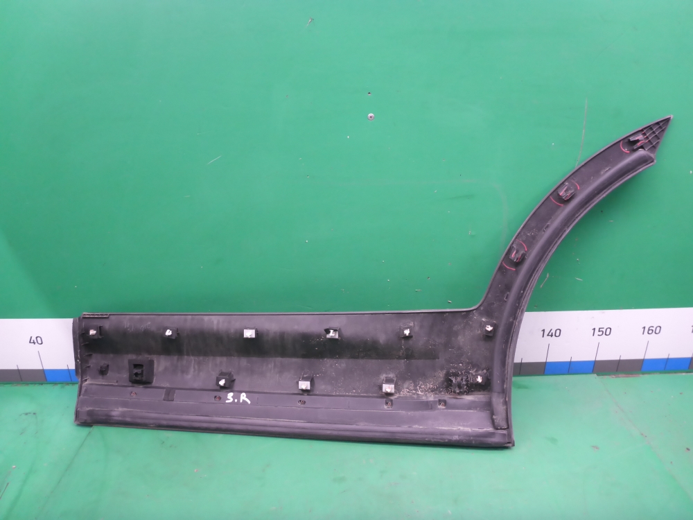 Накладка двери задней правой