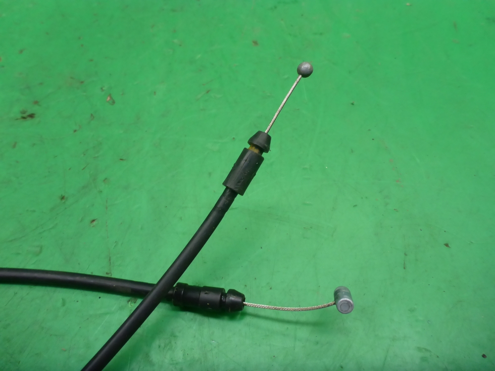 Трос открывания капота