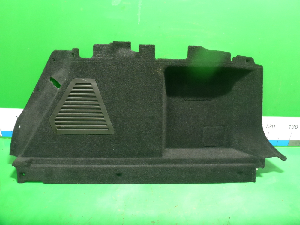 Обшивка багажника