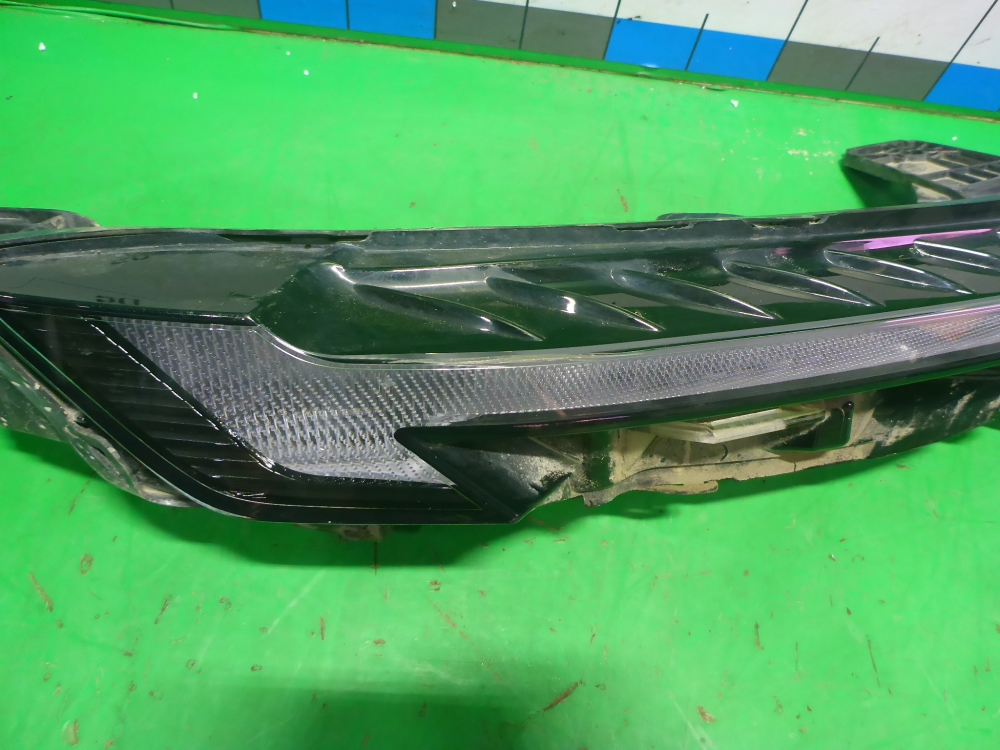 Фара дневного света правая (ходовые огни)