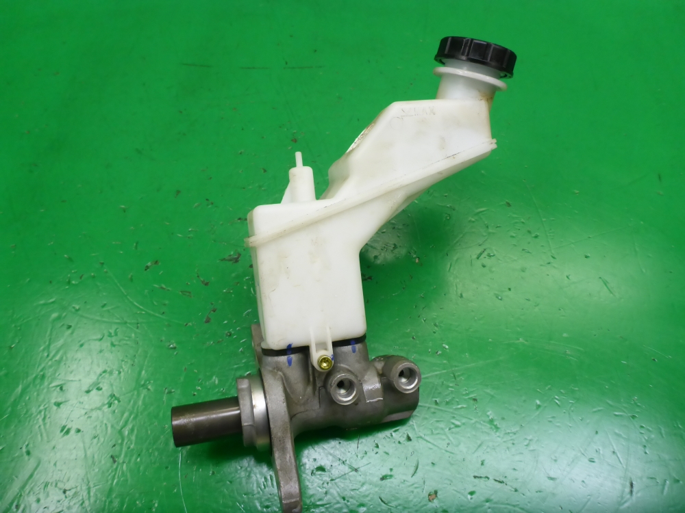 Цилиндр тормозной главный