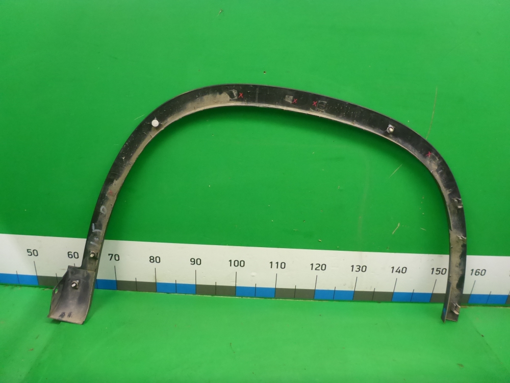 Накладка переднего крыла левого