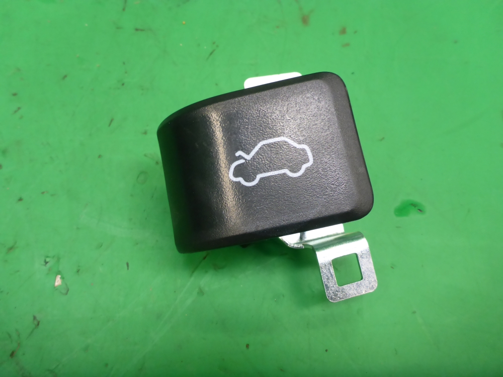 Ручка открывания капота