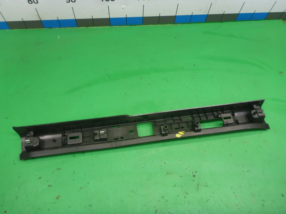 Накладка порога (внутренняя)