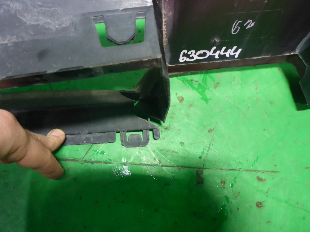 Воздуховод радиатора нижний