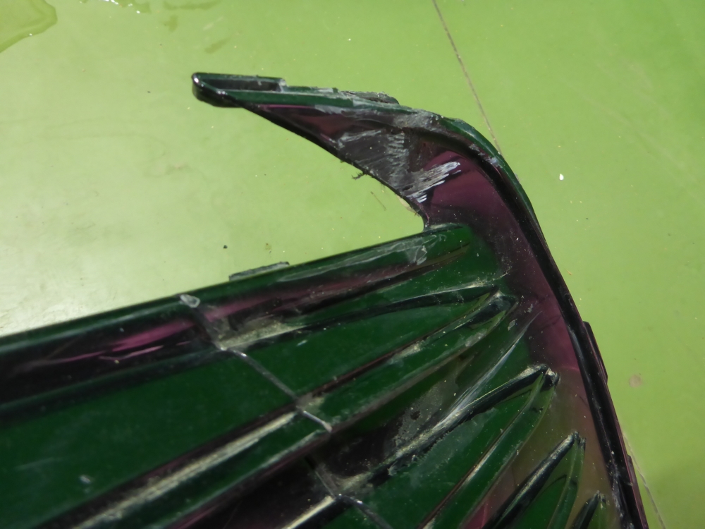 Решетка в бампер центральная