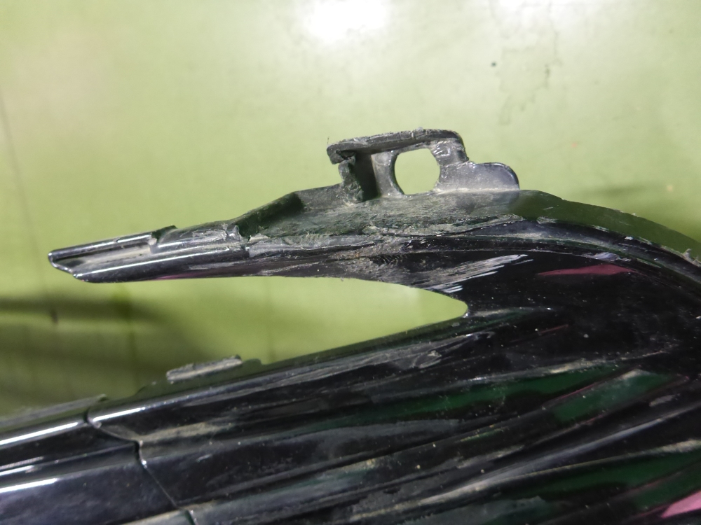 Решетка в бампер центральная