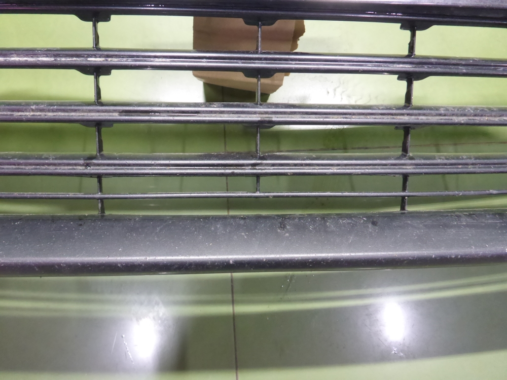 Решетка в бампер центральная