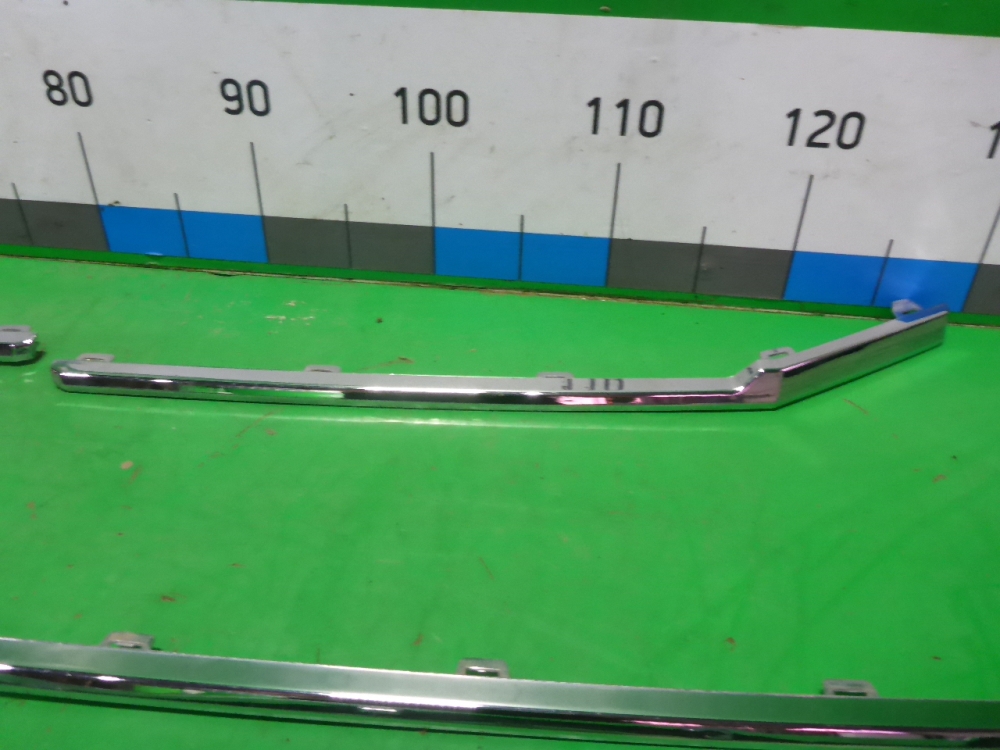 Накладка на решетку радиатора