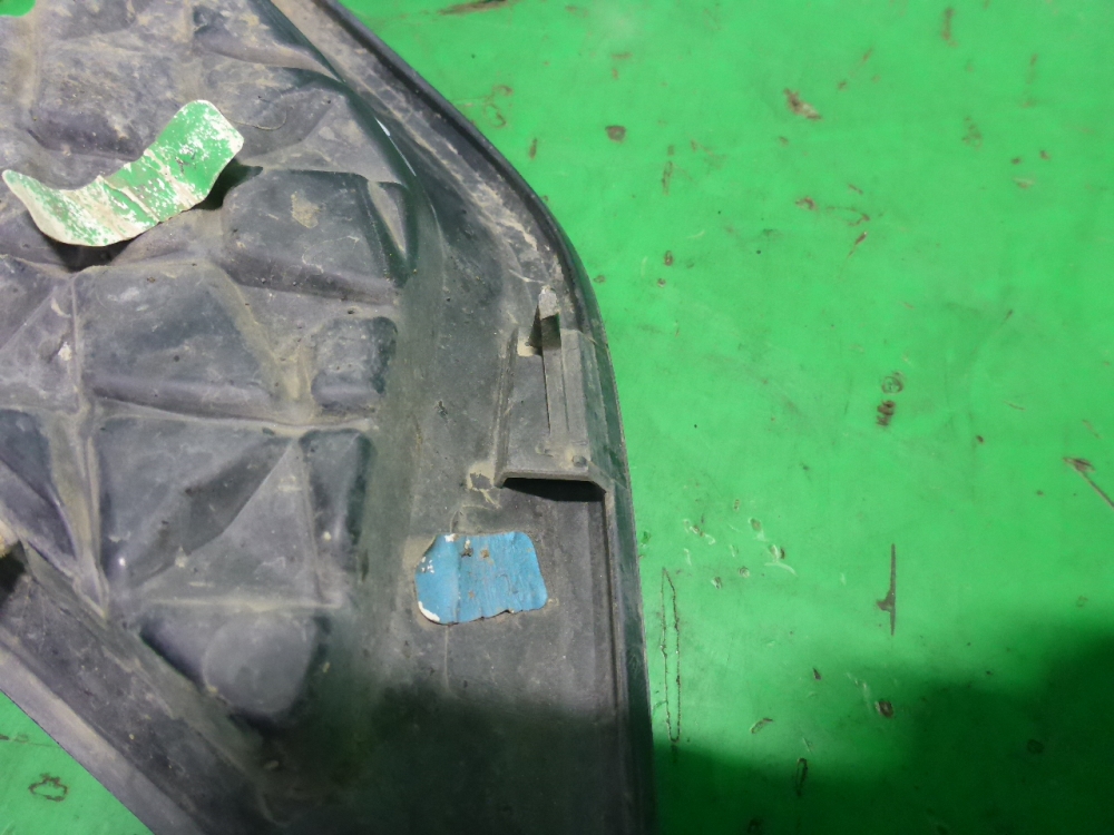 Рамка противотуманной фары левой