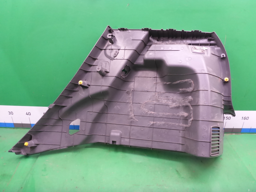 Обшивка багажника