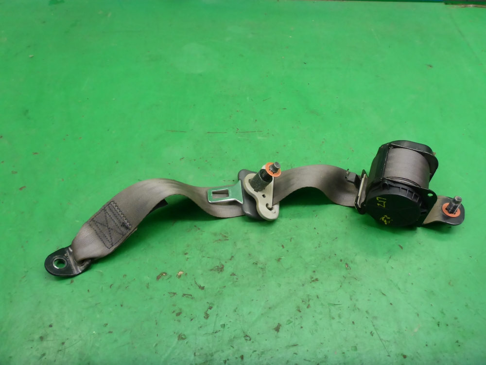 Ремень безопасности